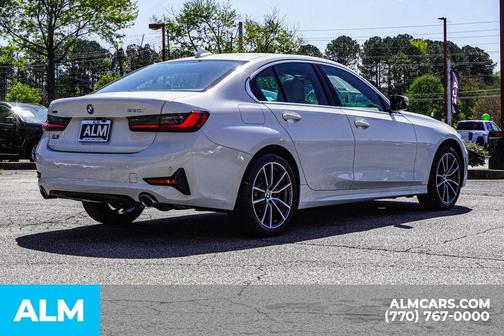 2022 BMW 330 i xDrive