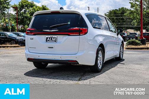 2024 Chrysler Pacifica Touring-L