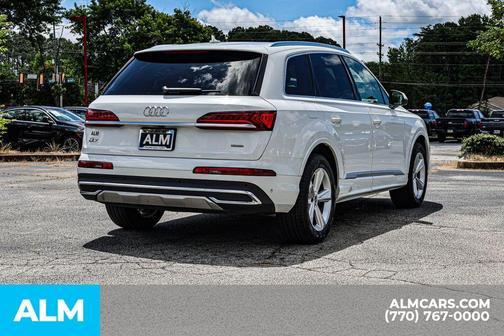 2024 Audi Q7 45 Premium Plus
