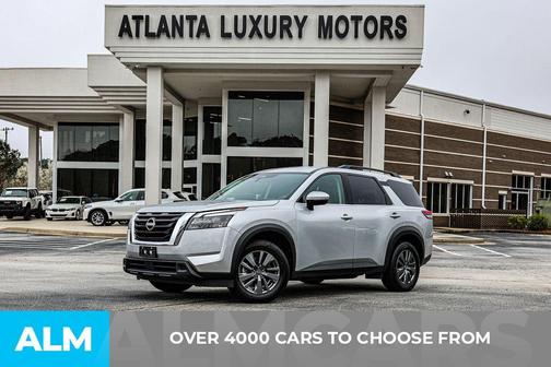 2024 Nissan Pathfinder SV