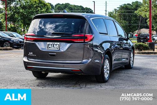 2023 Chrysler Pacifica Touring-L