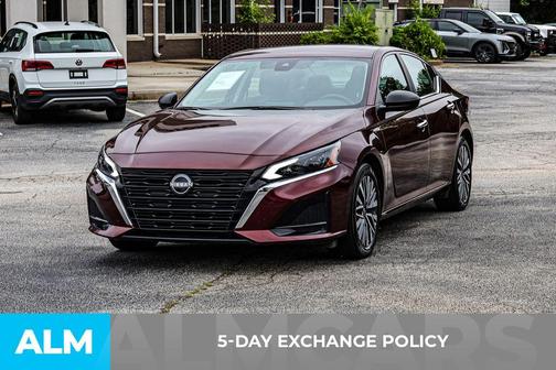 Garnet Pearl 2025 Nissan Altima SV