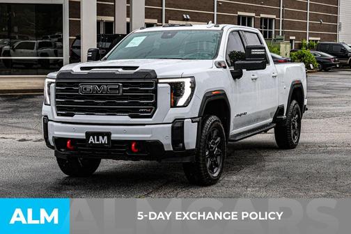 White 2025 GMC Sierra 2500 AT4