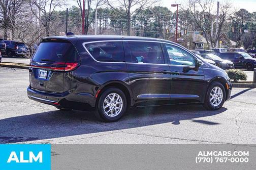 2023 Chrysler Pacifica Touring-L