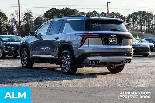 2024 Chevrolet Traverse LT