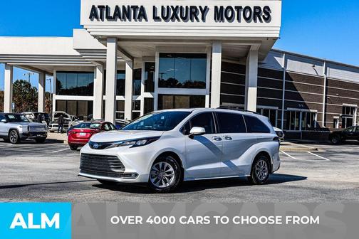 2024 Toyota Sienna XLE