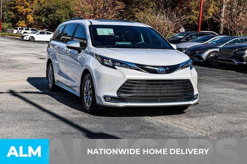 2024 Toyota Sienna XLE