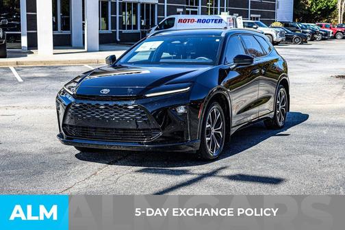 2025 Toyota Crown Signia XLE