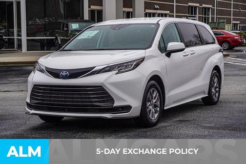 2023 Toyota Sienna LE