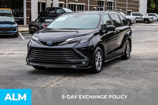 2025 Toyota Sienna XLE