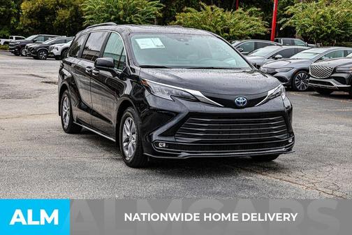 2025 Toyota Sienna XLE