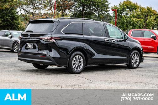 2025 Toyota Sienna XLE
