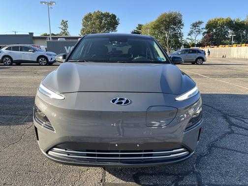2022 Hyundai KONA EV SEL