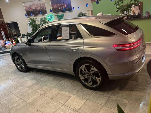 2023 Genesis Electrified GV70 Advanced AWD