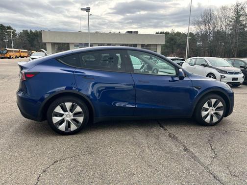 Deep Blue Metallic 2023 Tesla Model Y Long Range Dual Motor All-Wheel Drive