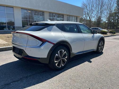 Glacier 2023 Kia EV6 Wind