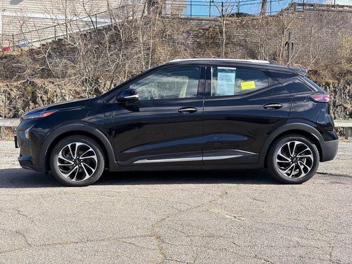 Mosaic Black Metallic 2022 Chevrolet Bolt EUV FWD Premier