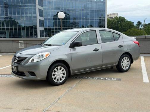 Magnetic Gray 2014 Nissan Versa 1.6 S+