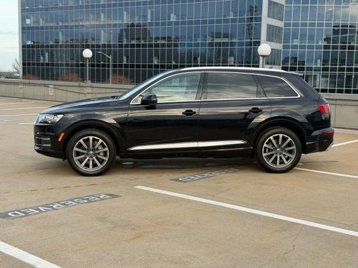 Orca Black Metallic 2017 Audi Q7 3.0T Premium Plus
