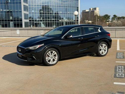 Black 2017 INFINITI QX30 Base