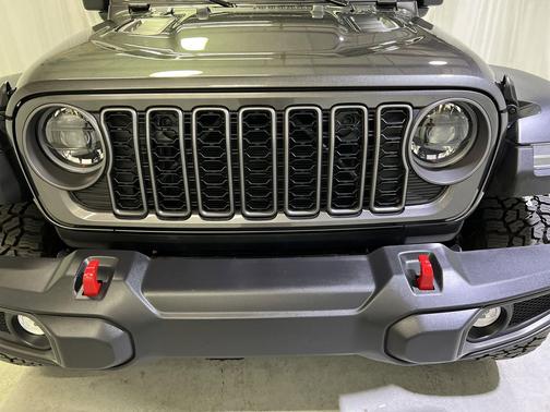 Granite Crystal Metallic Clearcoat 2024 Jeep Gladiator Rubicon