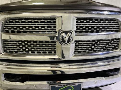Granite Crystal Metallic Clearcoat 2017 RAM 2500 Laramie Crew Cab 4x4 6'4' Box