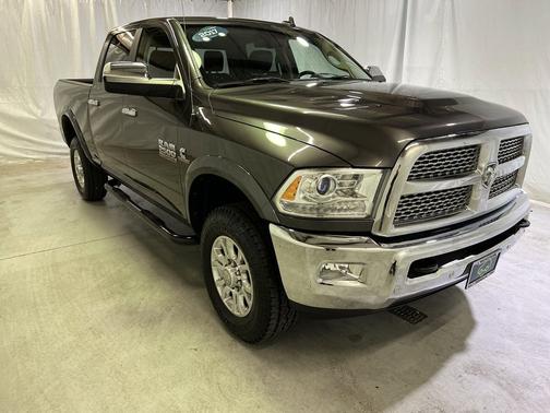 Granite Crystal Metallic Clearcoat 2017 RAM 2500 Laramie Crew Cab 4x4 6'4' Box
