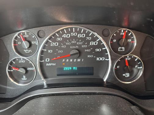 Summit White 2024 Chevrolet Express 3500 RWD 3500 Extended Wheelbase LS