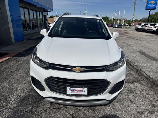 Summit White 2017 Chevrolet Trax LT