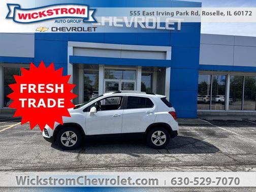 Summit White 2017 Chevrolet Trax LT