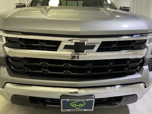 Sterling Gray Metallic 2023 Chevrolet Silverado 1500 LT