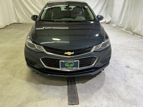 Graphite Metallic 2018 Chevrolet Cruze LT