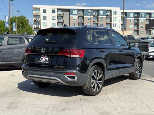 Deep Black 2023 Volkswagen Taos 1.5T SE