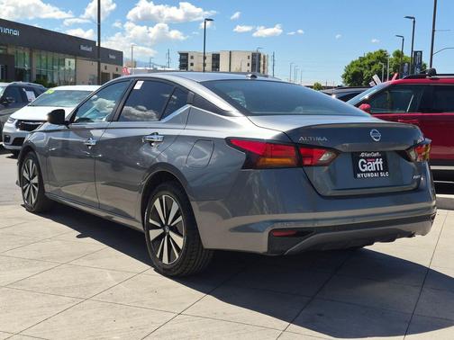 Gun Metallic 2021 Nissan Altima 2.5 SV