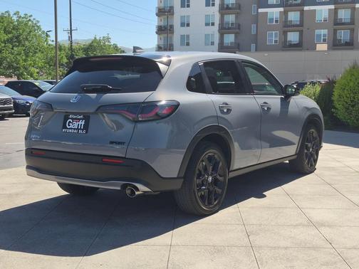 Crystal Black Pearl 2024 Honda HR-V Sport