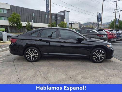 Deep Black Pearl 2024 Volkswagen Jetta 1.5T Sport