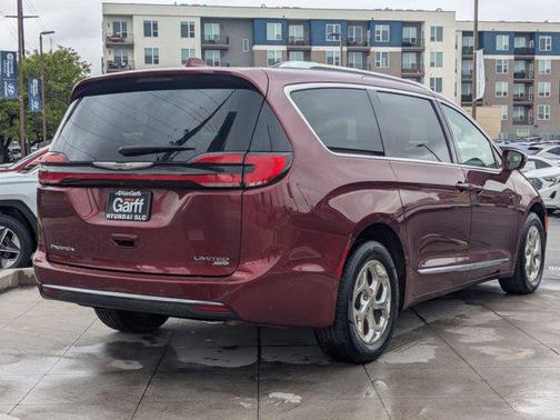 Velvet Red Pearlcoat 2021 Chrysler Pacifica Limited
