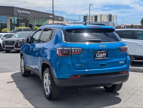 Laser Blue Pearlcoat 2023 Jeep Compass Latitude
