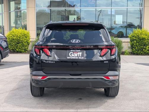 Black Pearl 2024 Hyundai TUCSON SEL