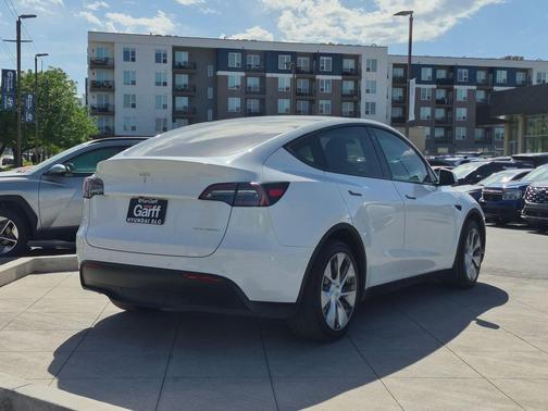 Pearl White Multi-Coat 2021 Tesla Model Y Long Range Dual Motor All-Wheel Drive