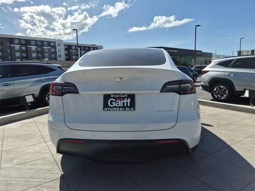 Pearl White Multi-Coat 2021 Tesla Model Y Long Range Dual Motor All-Wheel Drive