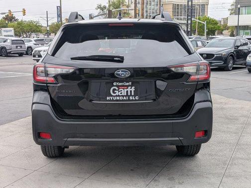 Crystal Black Silica 2025 Subaru Outback Onyx Edition