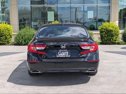 Crystal Black Pearl 2021 Honda Accord Sport 2.0T