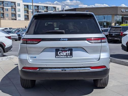 Silver Zynith 2023 Jeep Grand Cherokee 4xe Base