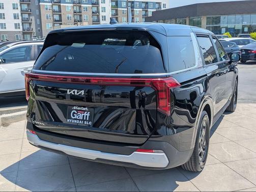 Aurora Black Pearl 2026 Kia Carnival LXS