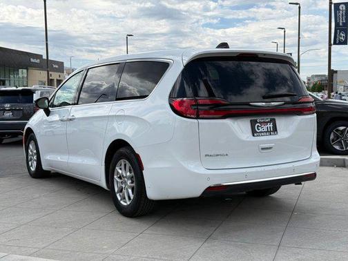 Bright White Clearcoat 2024 Chrysler Pacifica Touring L