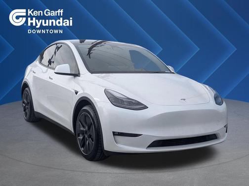 Pearl White Multi-Coat 2023 Tesla Model Y Long Range Dual Motor All-Wheel Drive