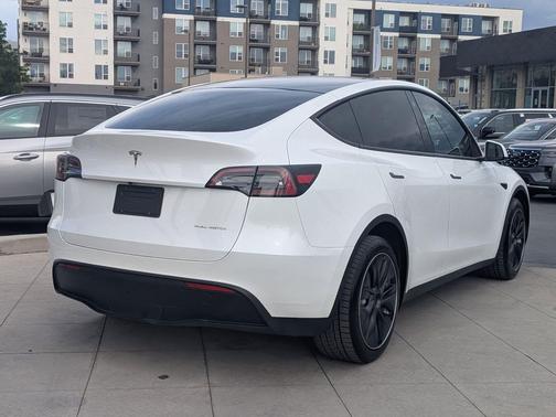 Pearl White Multi-Coat 2023 Tesla Model Y Long Range Dual Motor All-Wheel Drive