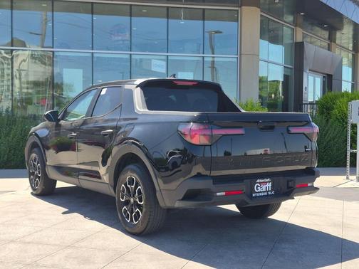 Phantom Black 2023 Hyundai SANTA CRUZ SE