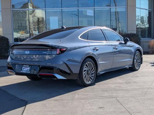 2025 Hyundai SONATA Hybrid Limited